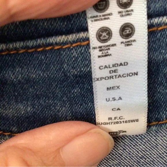 Denim jacket with beaded Minnie Mouse - Picture 8 of 9